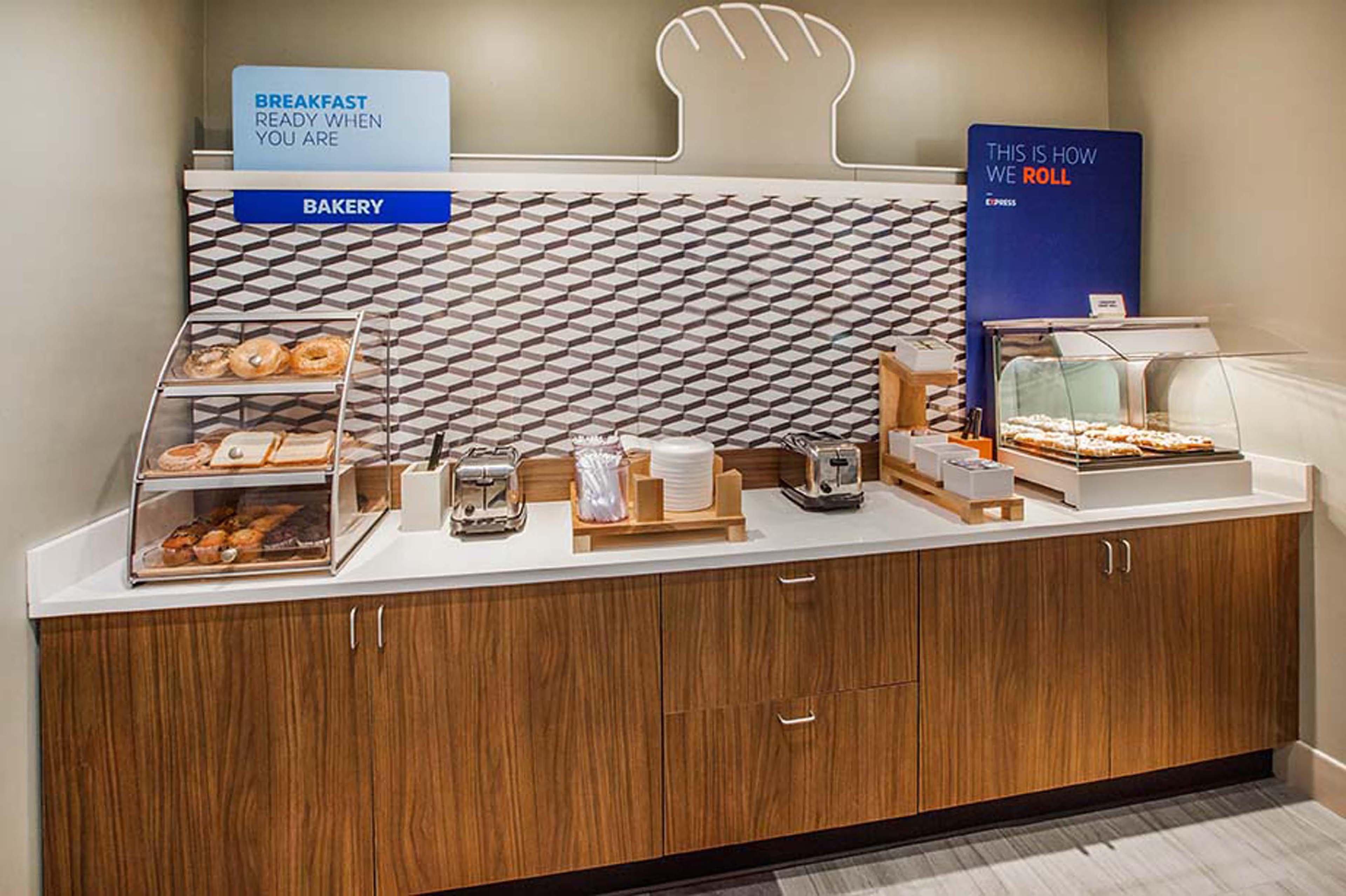 Holiday Inn Express & Suites Tacoma By Ihg Ngoại thất bức ảnh
